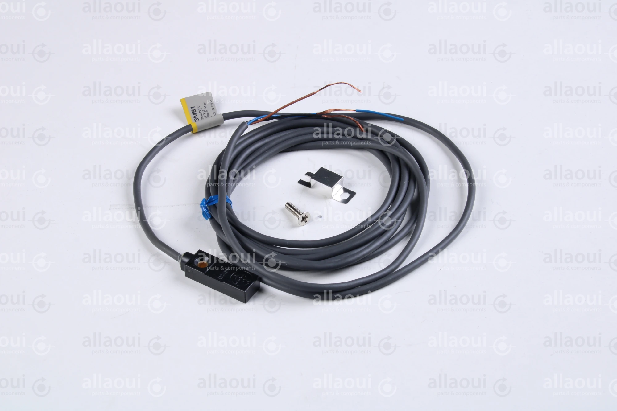 Omron Proximity sensor TL-W3MB1