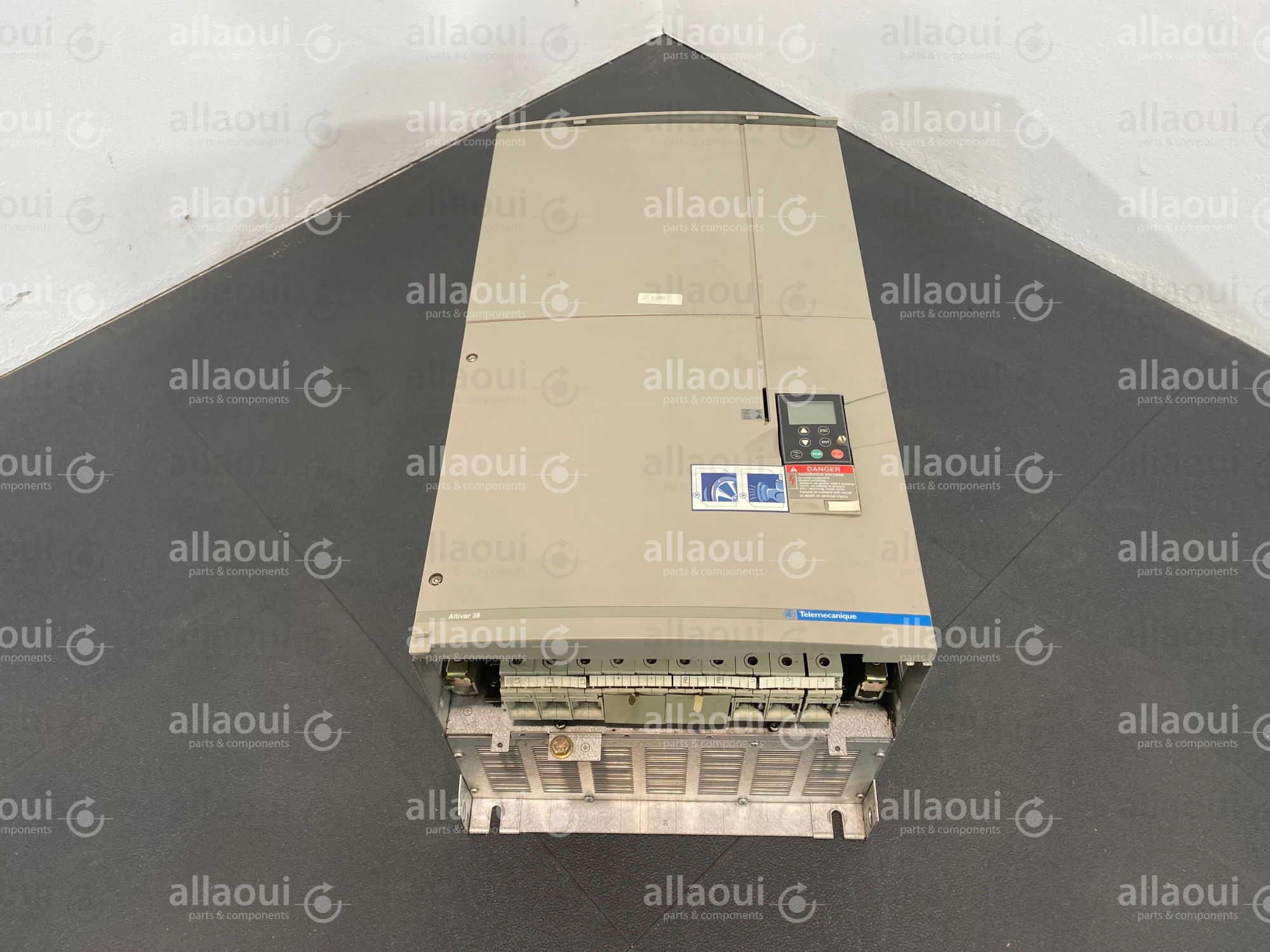 Telemecanique Frequenzy Converter ATV38HD54N4