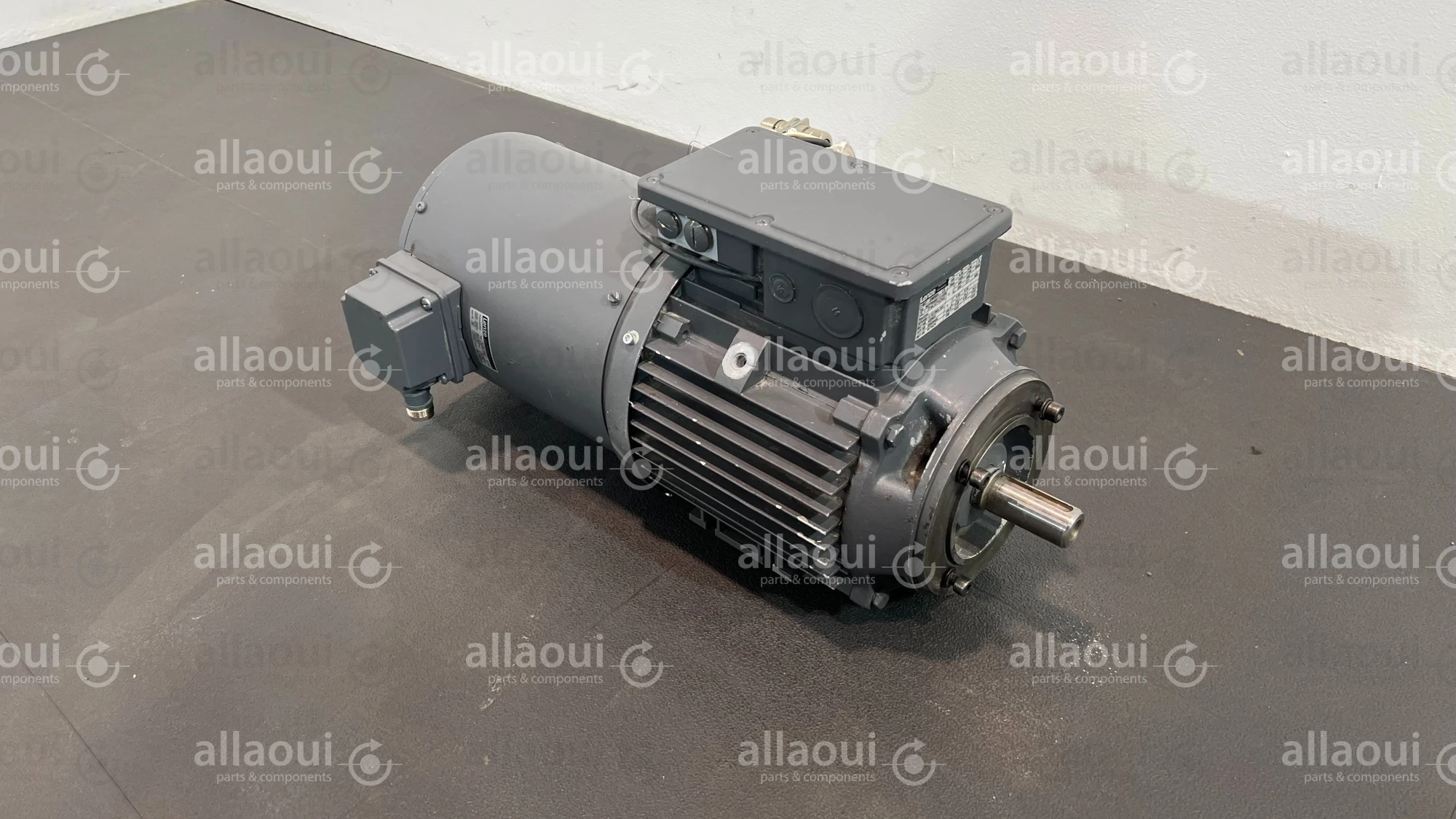 Lenze Motor MDFMABS112-22B
