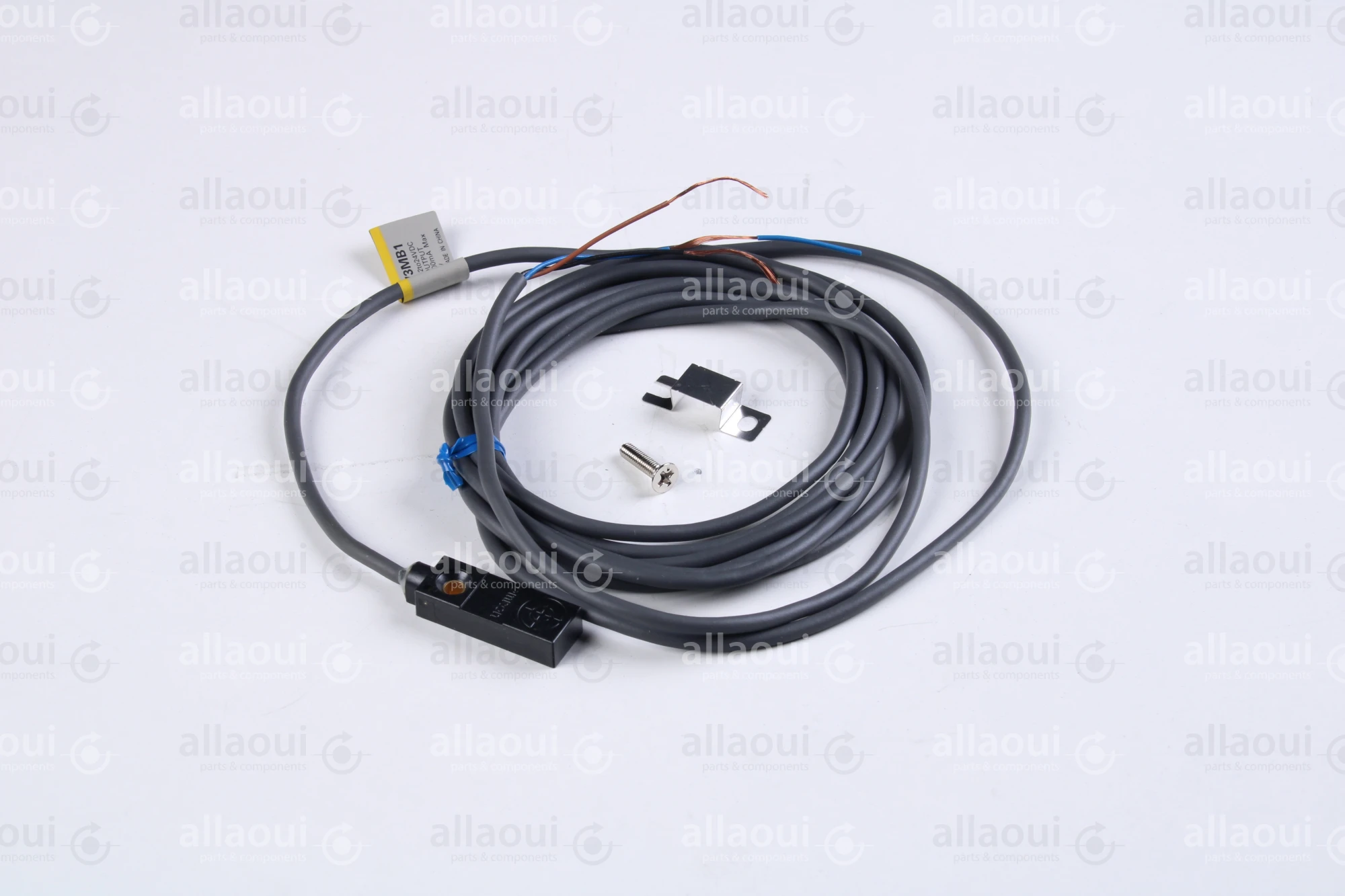 Omron Proximity sensor TL-W3MB1