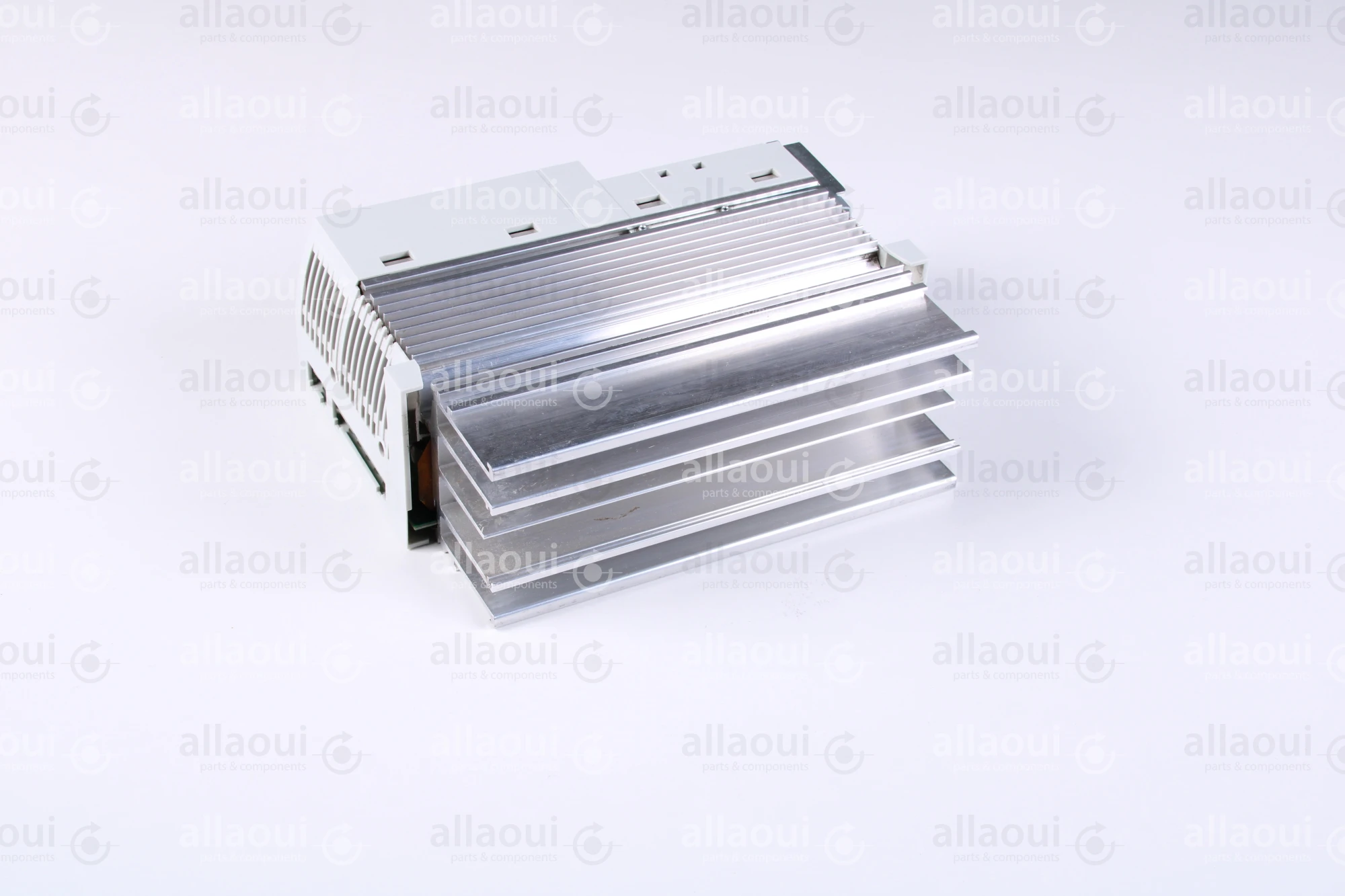 Lenze Frequency Converter 8200 Vector E82EV551_2C