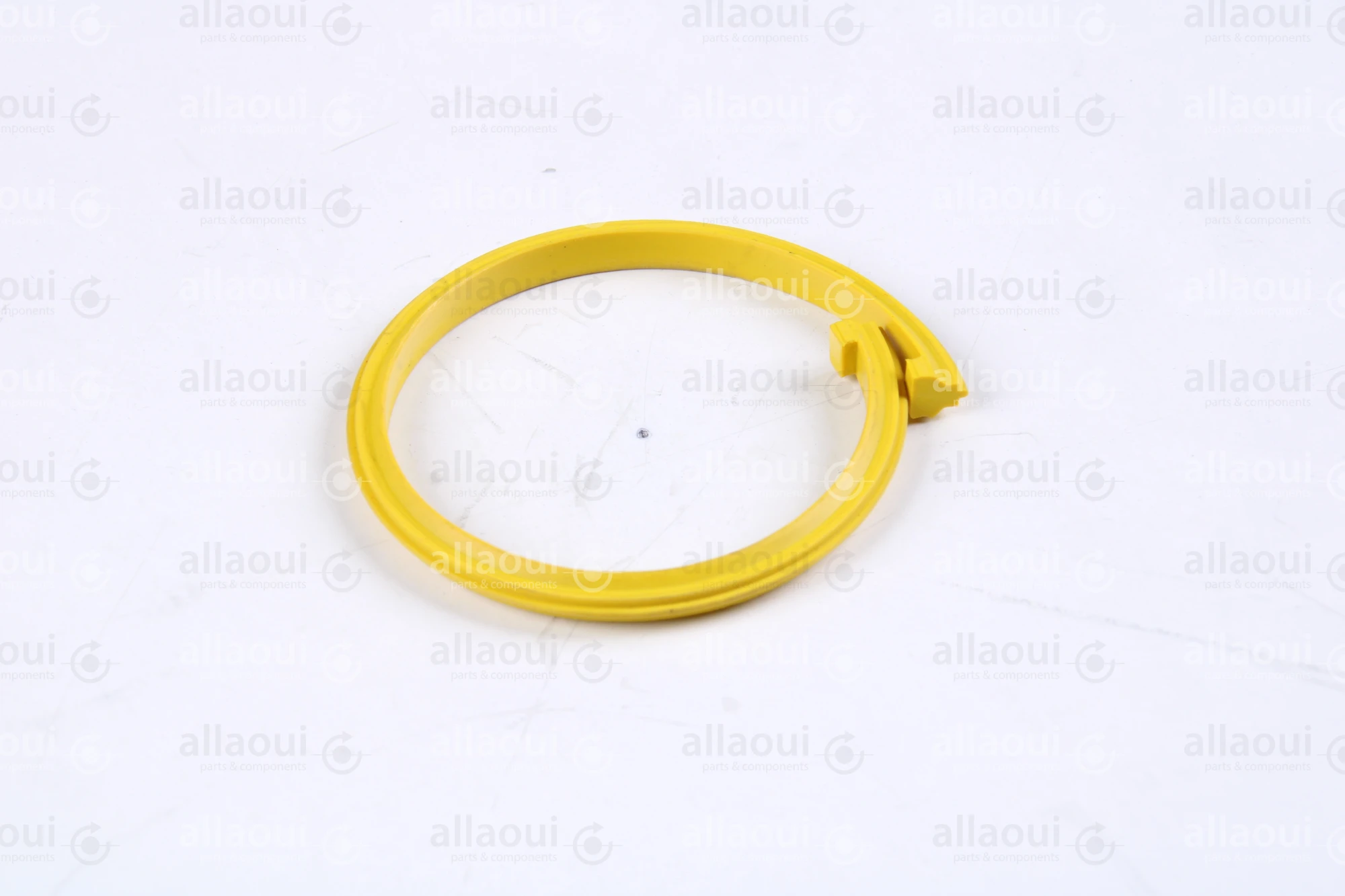 MBO Patrize yellow M64 cleaved 1594936 M64