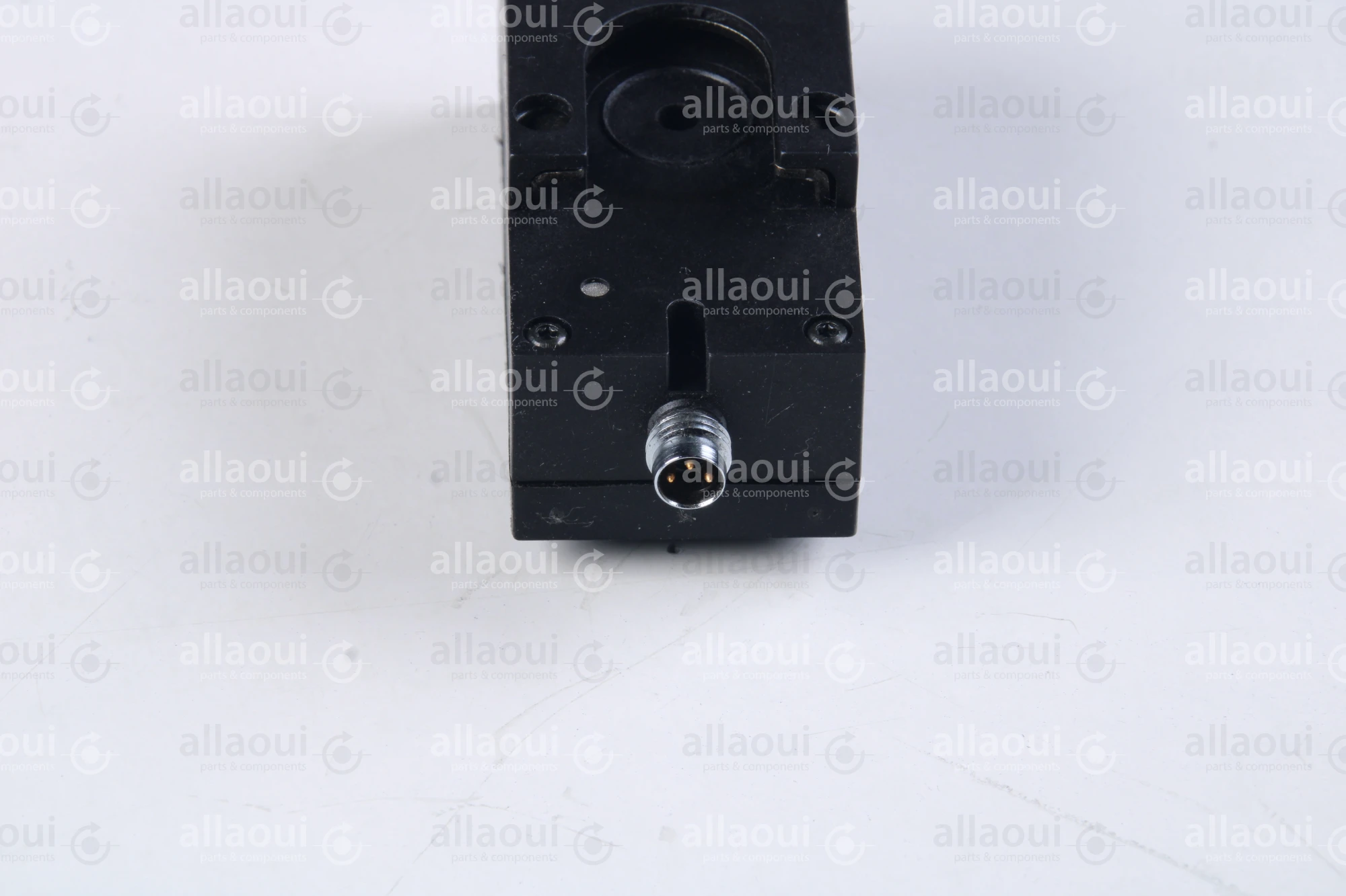 Festo Pressure Sensor SDE1-D10-G2-R18-C-P1-M8