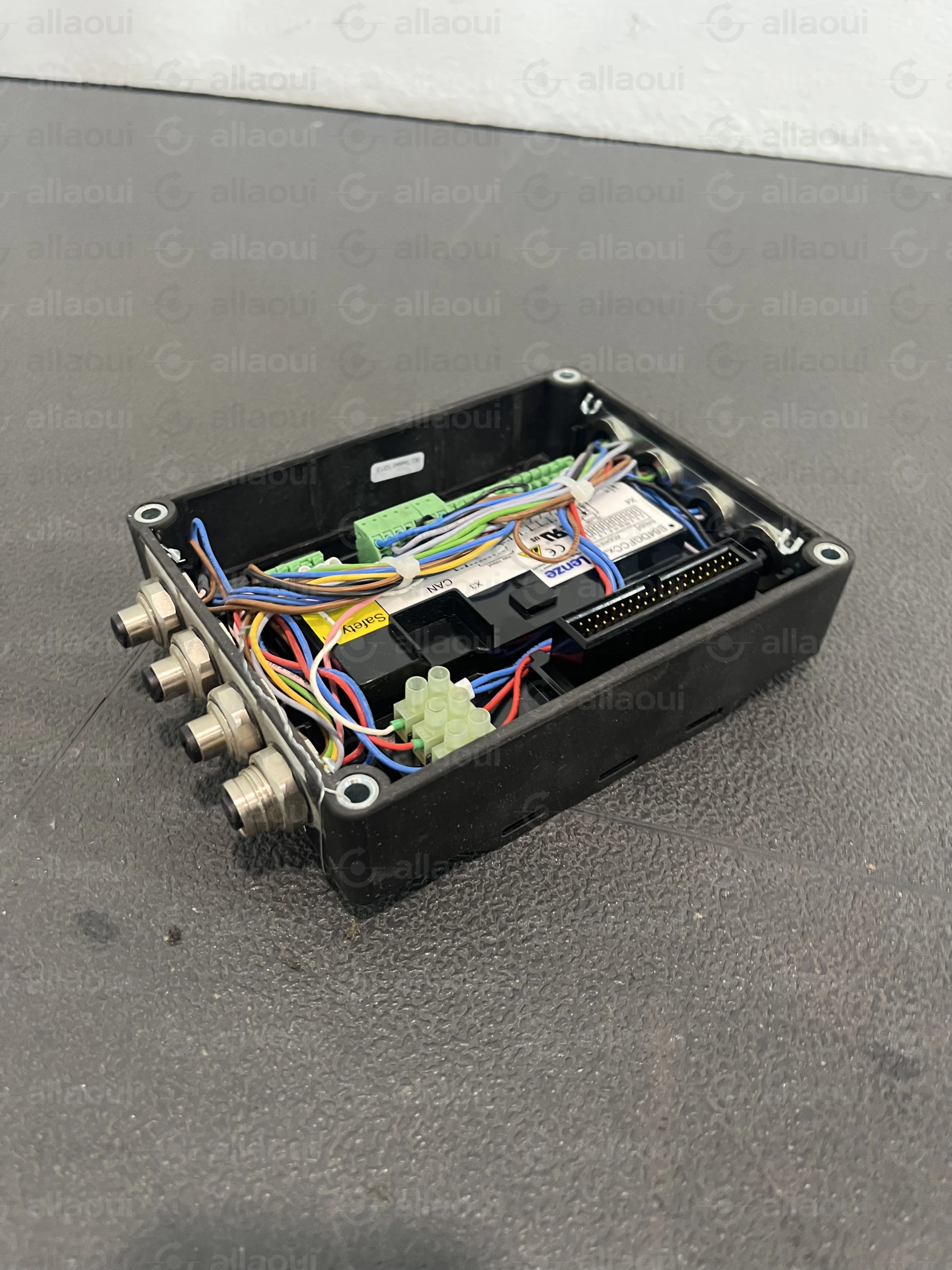 Lenze Inverter Drives 8400 Motec E84DGFCC9JX003